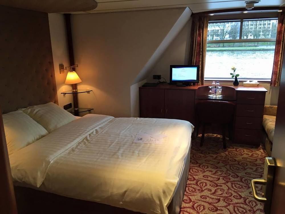 Knm Ms Switzerland I - Dusseldorf Hotel Buitenkant foto